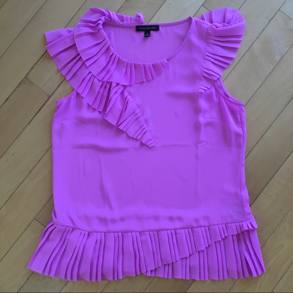Beautiful Banana Republic Pink Ruffled Blouse